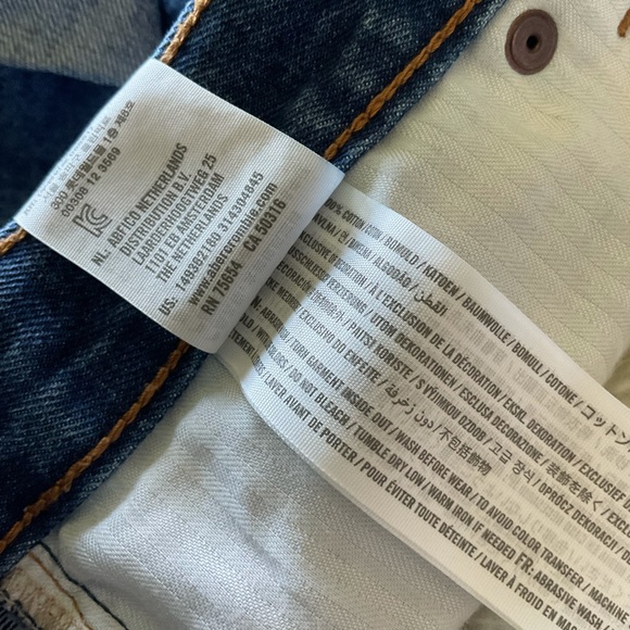 Abercrombie and Fitch Annie High-Rise Short - Picture 4 of 5